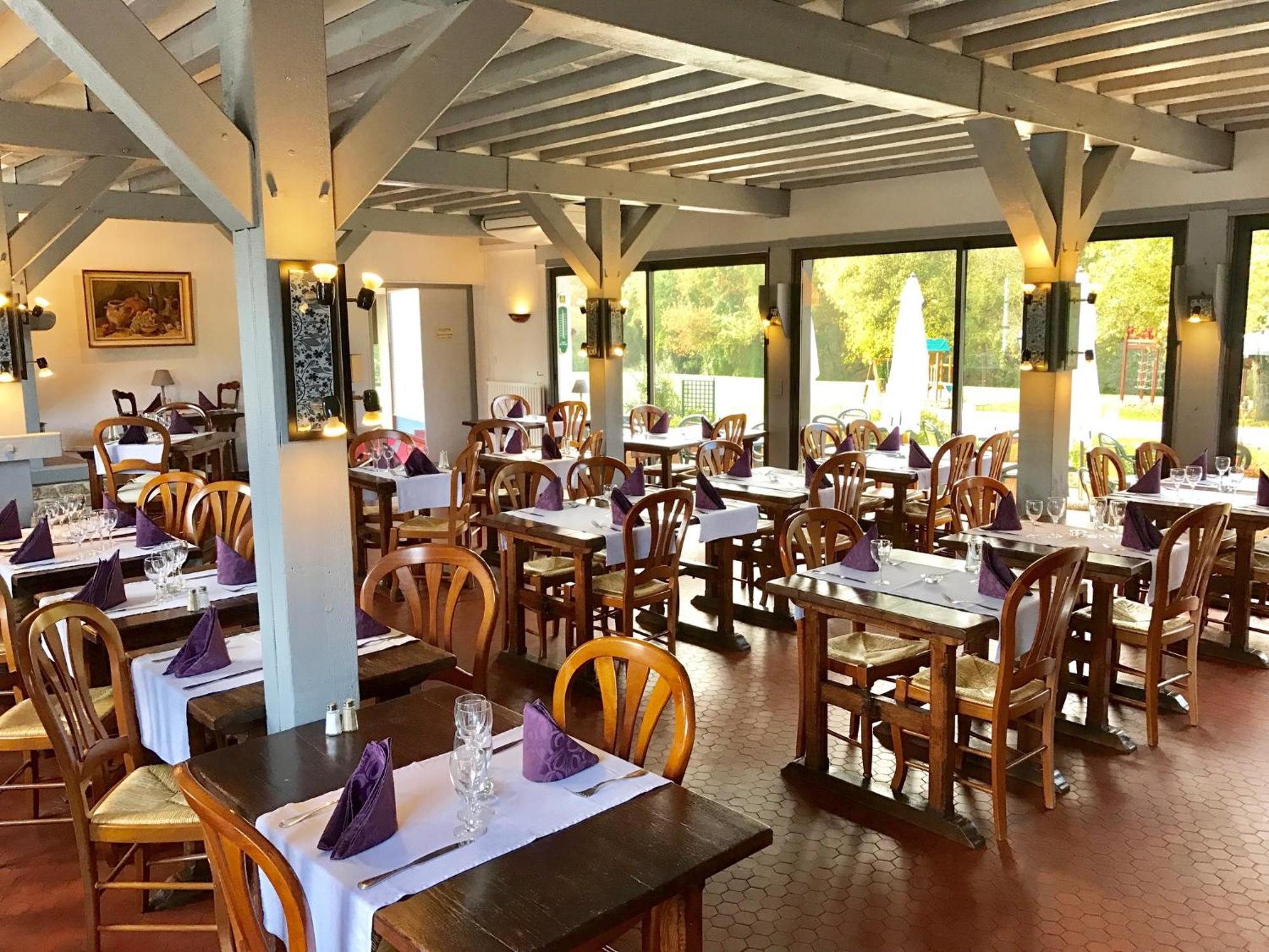 Hotel Restaurant Le Relais De Pouilly Buitenkant foto
