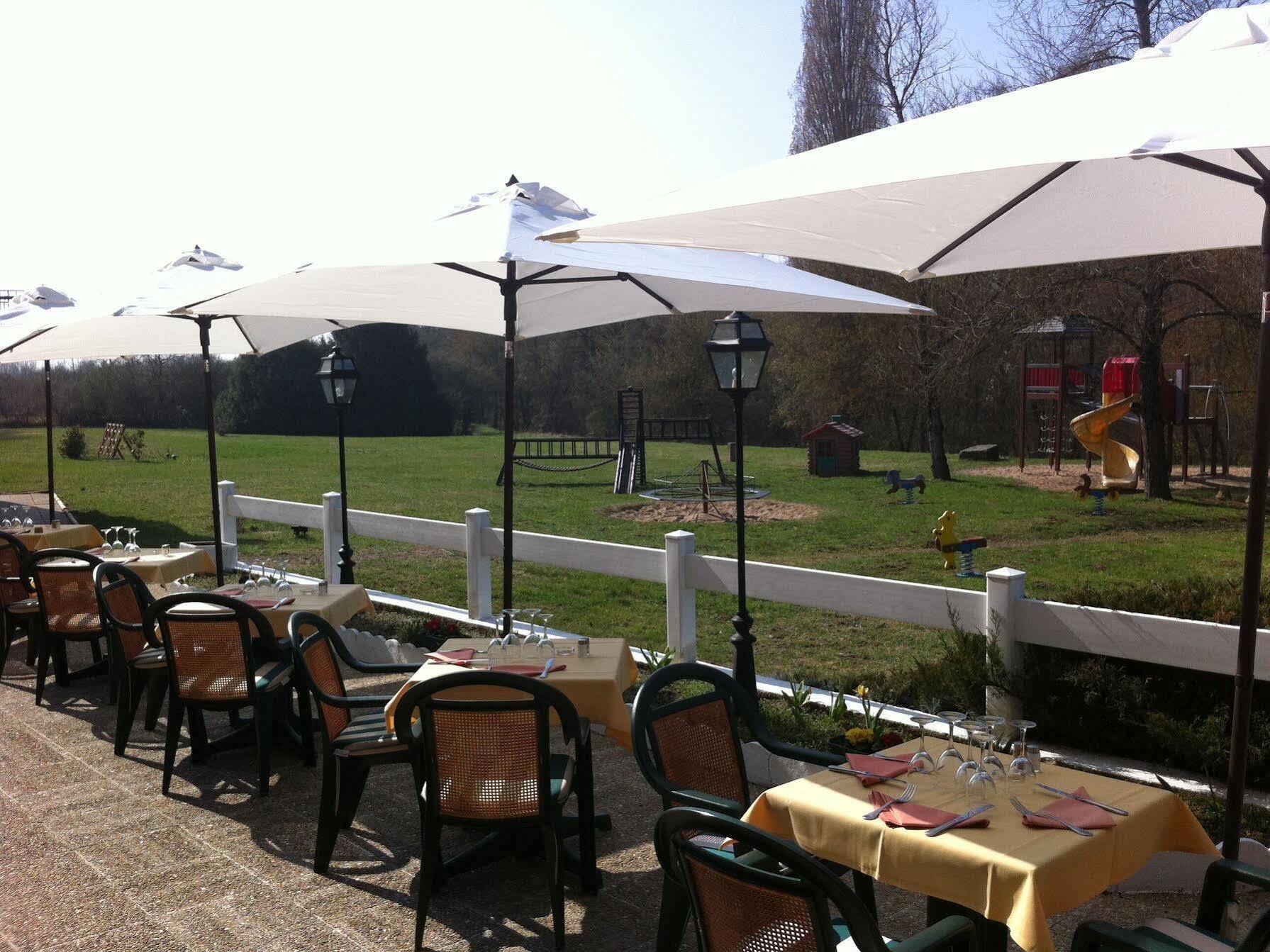 Hotel Restaurant Le Relais De Pouilly Buitenkant foto